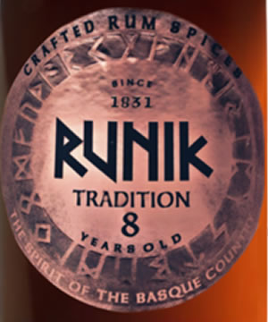 etiqueta Runik Ron 8 años Tradition Atxa